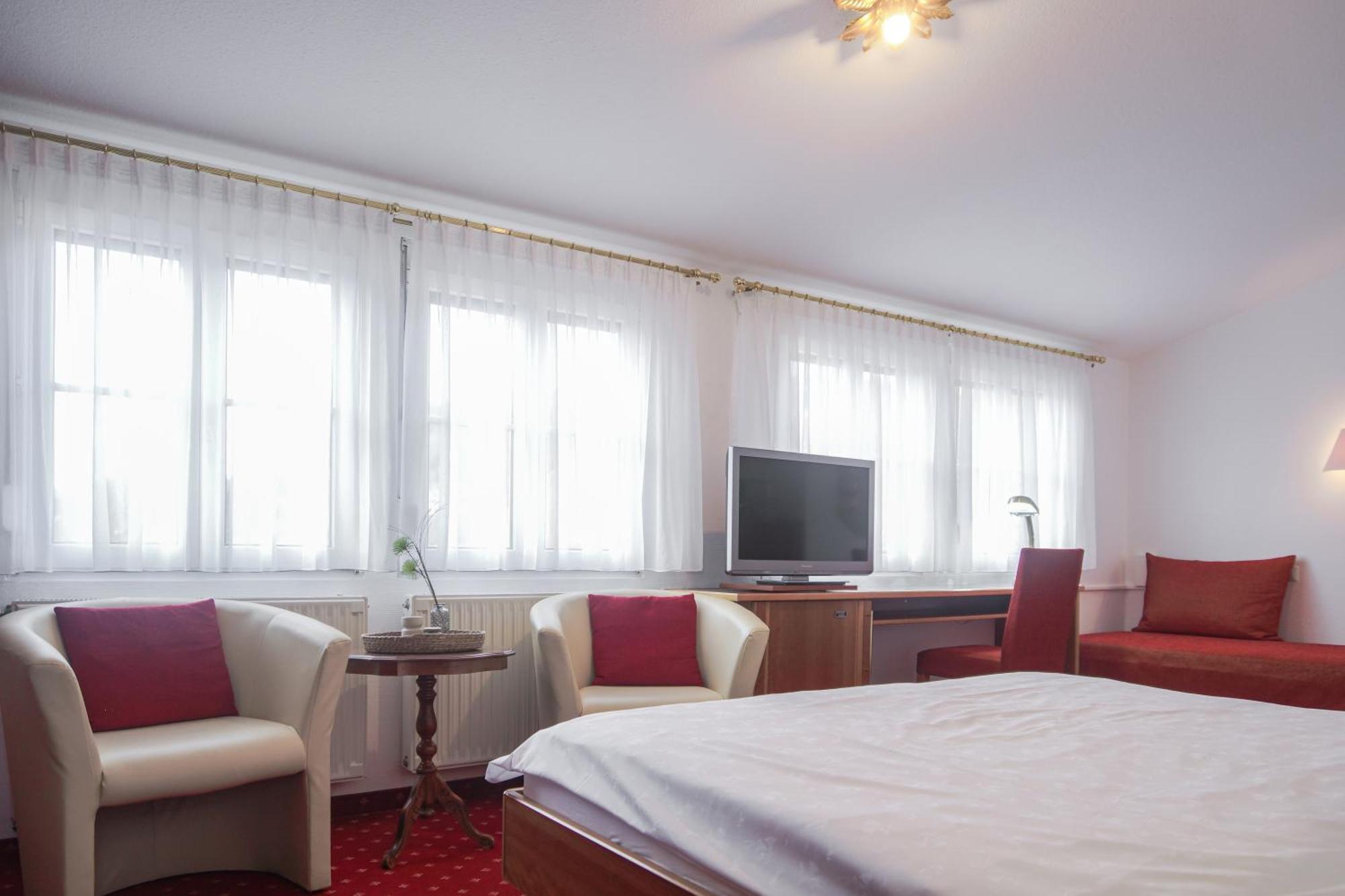 Hotel Garni In Der Breite Альбштадт Экстерьер фото